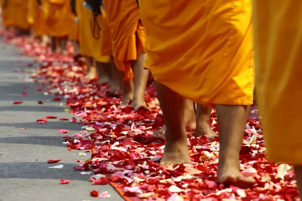 Les enseignements du bouddhisme sur la vie antérieure et du karma